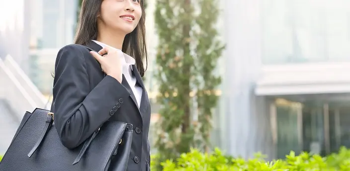 レディース用の就活カバンでチェックしたい6つのポイントと注意点