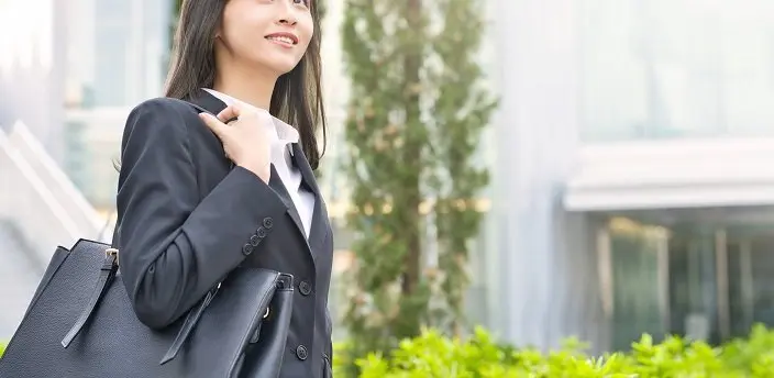 レディース用の就活カバンでチェックしたい6つのポイントと注意点