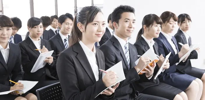 企業説明会では何を質問すればいい？好印象を与える例やマナー